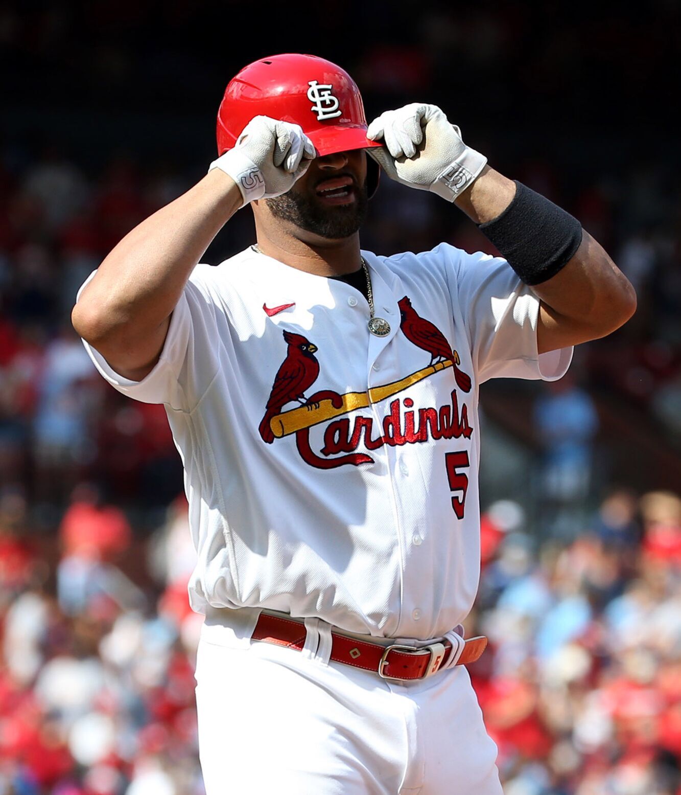 Cardinals beat Cincinnati Reds 5-1 in of doubleheader